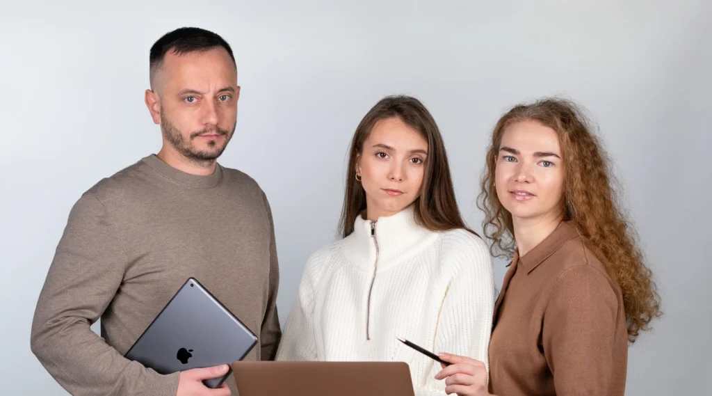 Спеціалісти Recipe Agency: Роман Українець (співзасновник, діджитал маркетинг), Андріана Бережник (project manager), Ярослава Чемеренко (SMM спеціаліст)